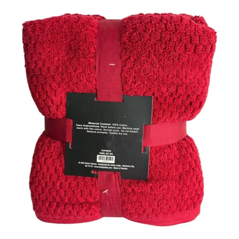 Robert Stanley 2 Piece Set 30” x 54” Red Bath Towels Home Collection Soft NEW